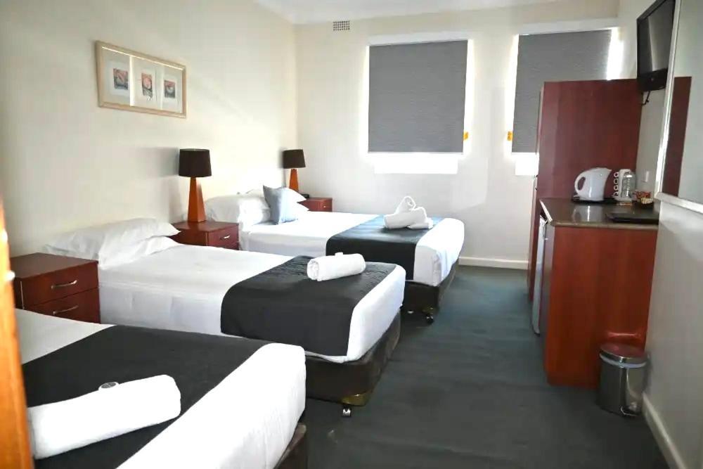 Knickerbocker Hotel บาเทิร์สต์ ภายนอก รูปภาพ